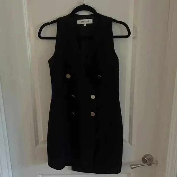 308 Elliatt Iris Blazer Dress in Black Size Small - Picture 2 of 6